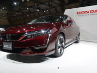 【東京モーターショー 15】ホンダ新型FCV「MIRAI 意識して値付け」…766万円 画像