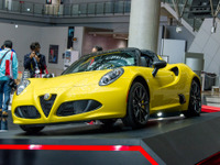【東京モーターショー15】アルファロメオ 4Cスパイダー…カーボンファイバー製モノコックを採用［詳細画像］ 画像