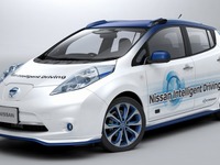 【新聞ウォッチ】日産の自動運転、「左折」はスイスイでも「右折」は難関 画像