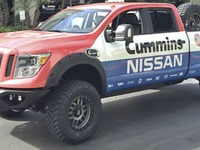 【SEMAショー15】日産、タイタン 新型をカスタマイズ…砂漠レースのサポートカーに 画像