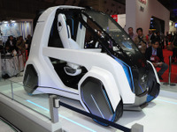 【東京モーターショー15】トヨタ車体 コムス コネクト…『マクロス』な三段変形EV［詳細画像］ 画像