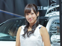 【東京モーターショー15】コンパニオン…メルセデスベンツ 画像