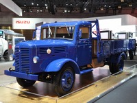 【東京モーターショー15】いすゞブースで光る、フルレストアされた1948年製造「TX80型トラック」 画像