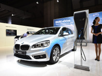 【東京モーターショー15】BMW 225xe…2シリーズアクティブツアラーがPHV化、モーターで4WDに［詳細画像］ 画像