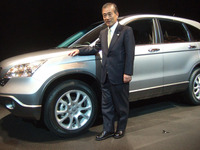 【ホンダ CR-V 新型発表】プリウスにやられた---ホンダ福井社長 画像