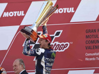 【MotoGP 最終戦】ロレンソ、通算5回目の世界チャンピオン獲得…ロッシはペナルティが響く 画像