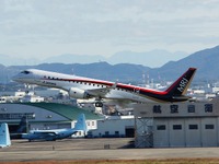 【速報】国産ジェット旅客機、MRJが初飛行 画像