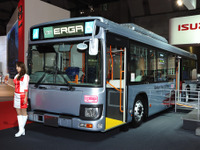 【東京モーターショー15】いすゞ エルガ…15年ぶりのフルモデルチェンジ［詳細画像］ 画像