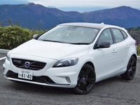 【ボルボ V40 限定車 試乗】走り屋仕様、超お買い得の「カーボン・エディション」…中村孝仁 画像