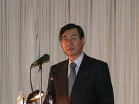 KDDIの小野寺社長、価格競争には価格競争しかない 画像