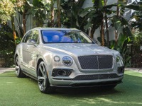 【ロサンゼルスモーターショー15】ベントレー ベンテイガ に発売記念車…世界最強のSUVを誇示 画像