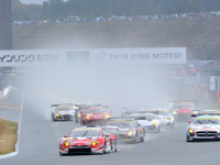 【SUPER GT 最終戦】ハイブリッドレーシングカー・プリウス、CR-Z がSUPER GT参戦終了を発表 画像