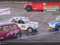 縦列駐車のギネス世界記録、英国で更新…前後の間隔34センチ［動画］ 画像