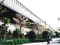 杭打機転倒で出口渋滞...東京外環道 画像