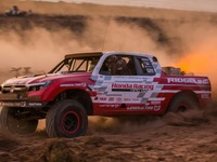 ホンダ リッジライン 次期型、世界一過酷な砂漠レースでクラス優勝 画像