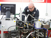 【カストロール 研究開発現場レポ】高効率エンジン開発に向けた、メーカーとの密接な関係 画像