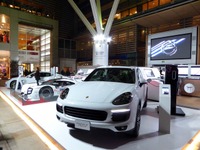 イルミが光り輝く東京ミッドタウンで、PHVと音に触れる…THE SOUND OF PORSCHE 画像