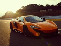【マクラーレン 675LT 試乗】スーパースポーツメーカーとしての存在感を再確認…山崎元裕 画像