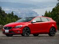 【ボルボ V40 D4 Rデザイン】パワフルなディーゼルにスポーツサスペンションを組み合わせた 画像