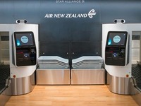 ニュージーランド航空、オークランド空港に生体認証技術採用の手荷物カウンターを導入 画像