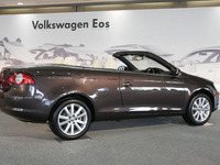 【VW イオス 日本発表】独特なポジション…ライバル 画像