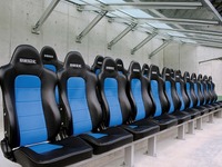 ブリッド、ガンバ大阪ホームスタジアムの選手用ベンチを開発 画像