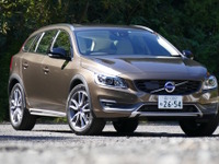 【ボルボ V60 クロスカントリー 試乗】ボルボの“十八番”といえる走り＆仕上がり…島崎七生人 画像