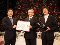 【COTY】繊細な造形と先端技術を融合させたことが受賞理由 画像