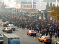 【北京モーターショー06】とにかく人、人、人 画像