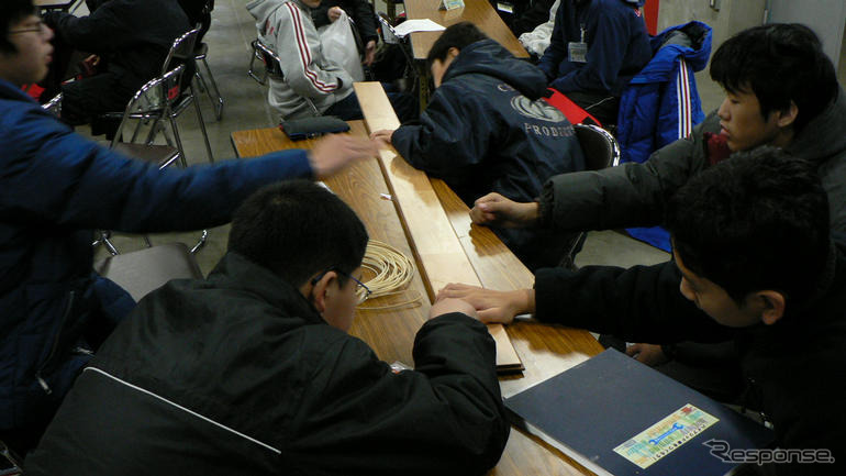 【中学生ハイブリッド教室】自然素材を使ったパーツの提案