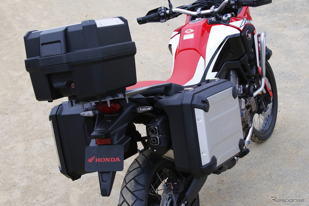 CRF1000L Africa Twinオプション装着車。