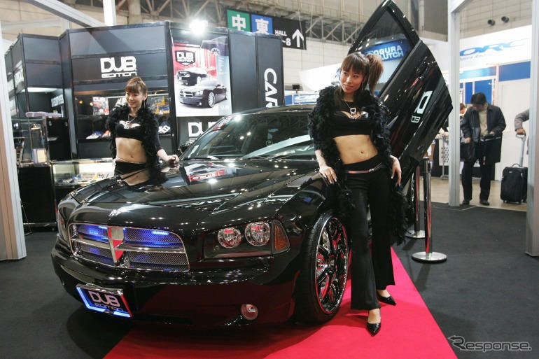 【東京オートサロン07】カーメイトは DUB と GIGA HID