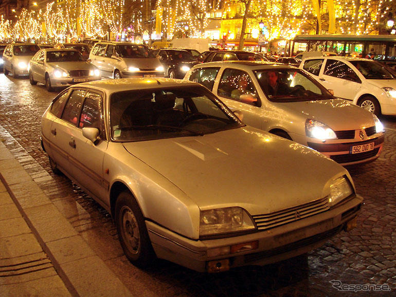 パリの年の瀬---路駐天国