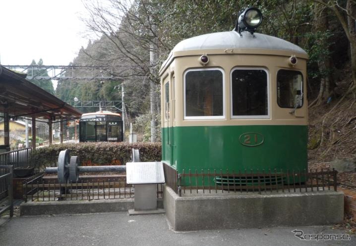 3月12日の先行発売会での購入者は、鞍馬駅で保存されている21号の運転台を先着100人限定で見学できる。