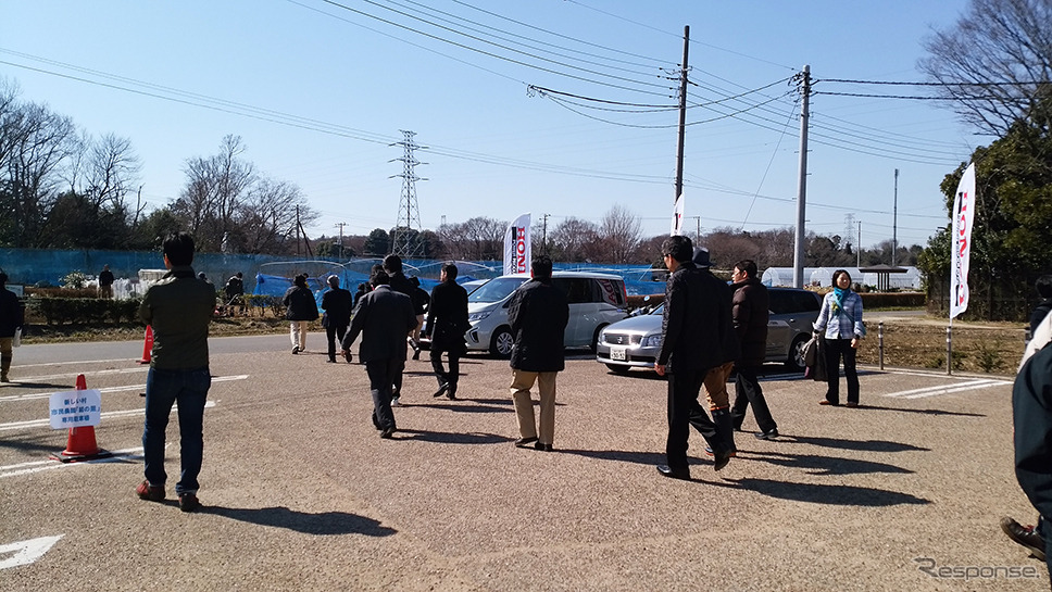 埼玉県宮代町の複合観光農園「新しい村」で3月に行われたホンダ新型耕うん機シリーズ体験会