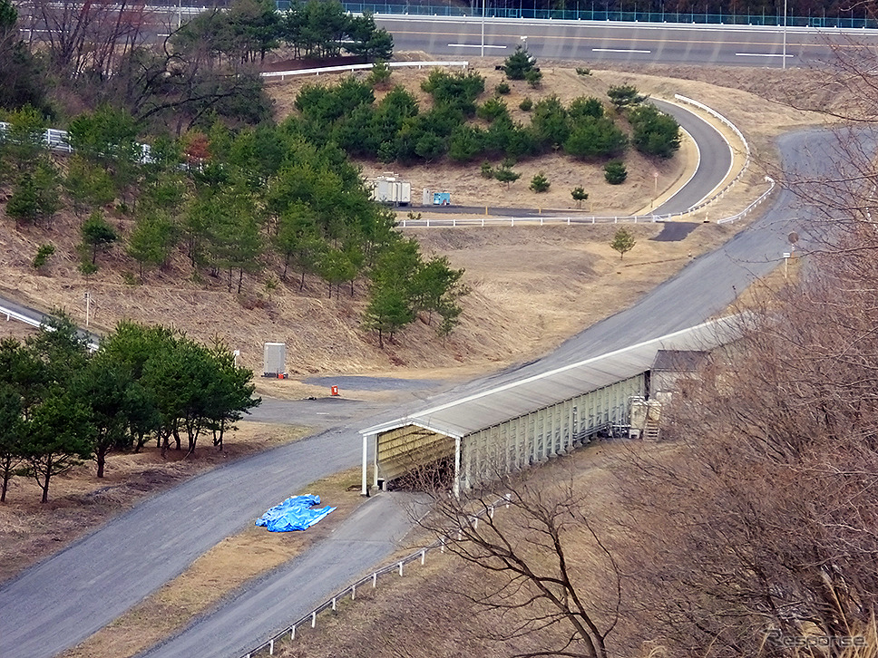 スバルファンミーティングの高速周回路バスツアーでは、角石路やマンホール路、わだち路など、さまざまな評価路もみえた（3月27日、栃木県佐野市・スバル研究実験センター）