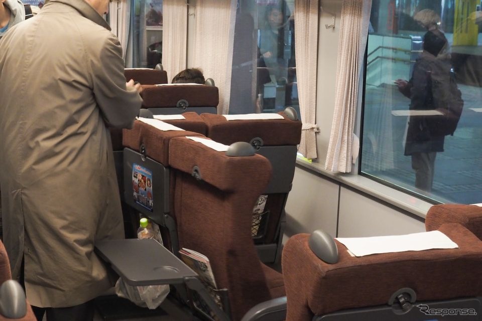 札幌での乗客による座席回転風景は見納めとなった。