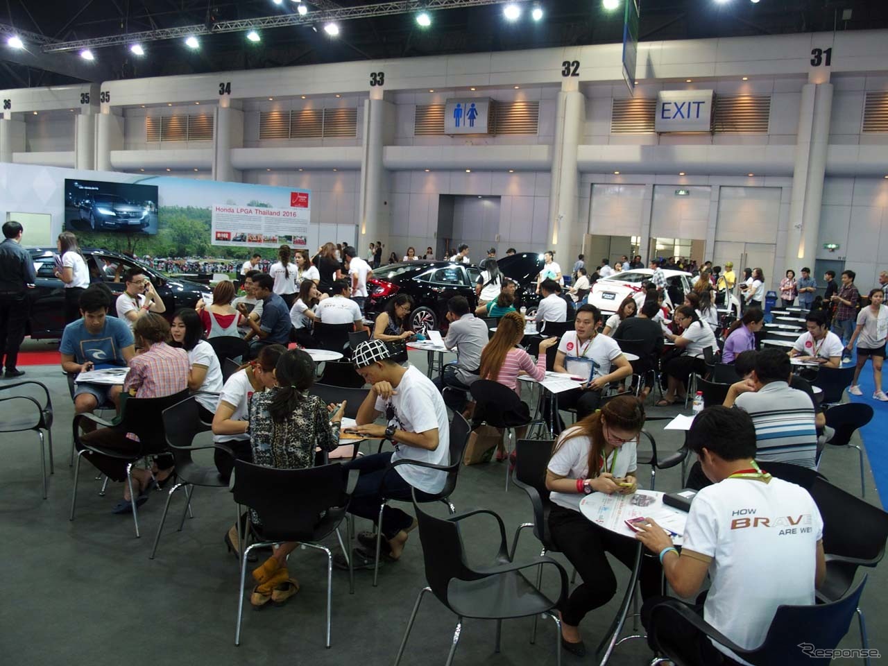 商談コーナーにも新型『シビック』