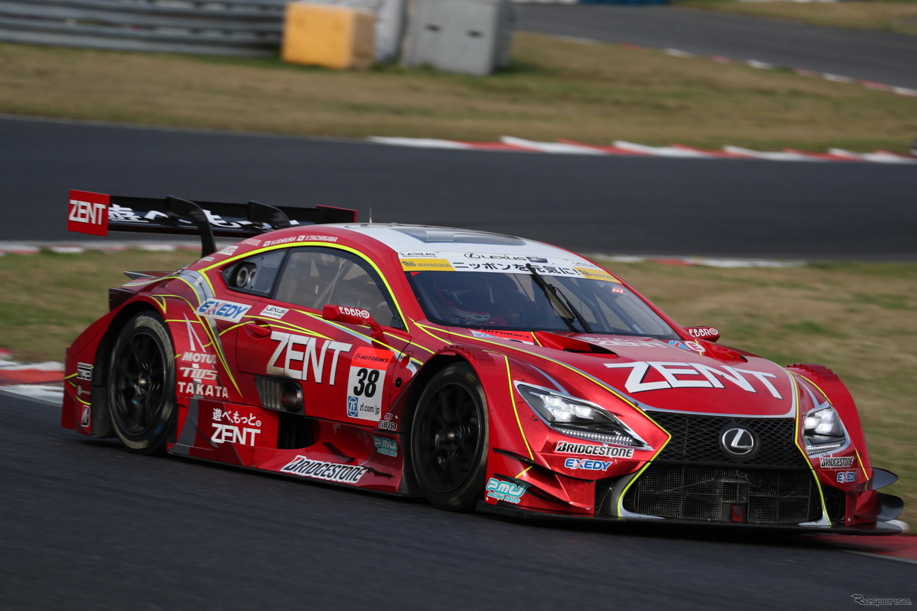 6位の#38 RC F。