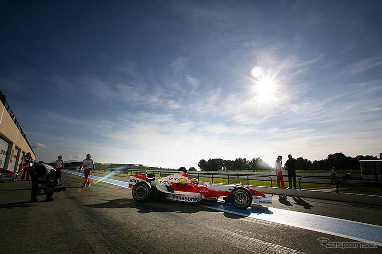 【トヨタF1】ニューマシン TF107 発表 …写真蔵