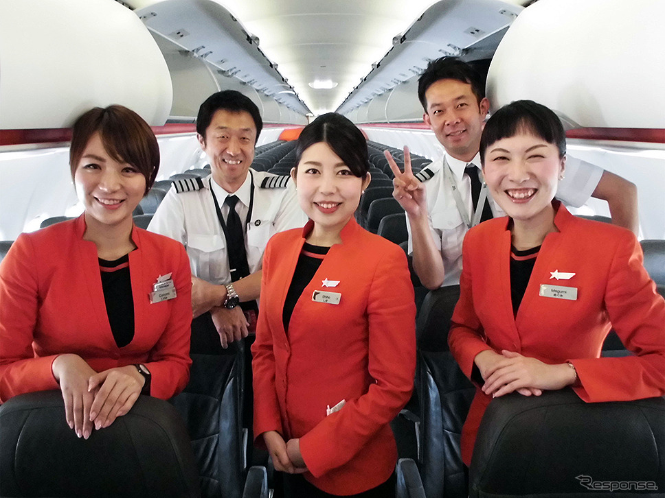 ジェットスター・ジャパンとウィラートラベルがコラボした「AIR & BUS成田発伊勢行きツアー」。1日だけの限定フライトGK881便（A320 JA10JJ、成田→中部）の機内