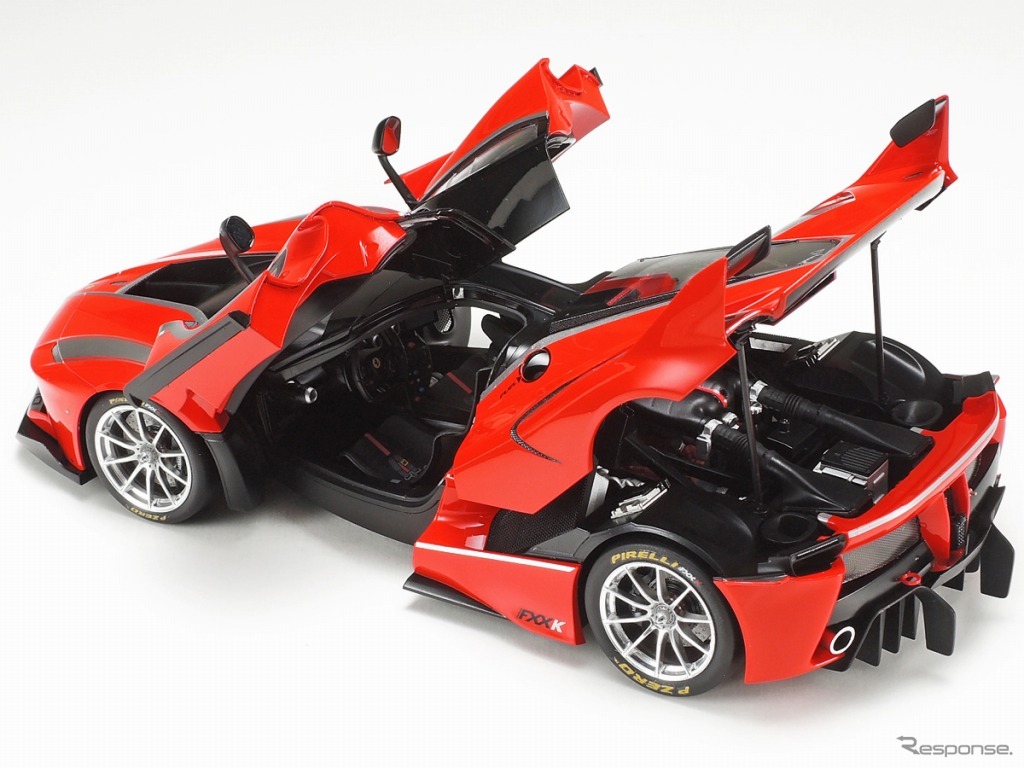 タミヤ フェラーリ FXX K 1/24スケールモデル