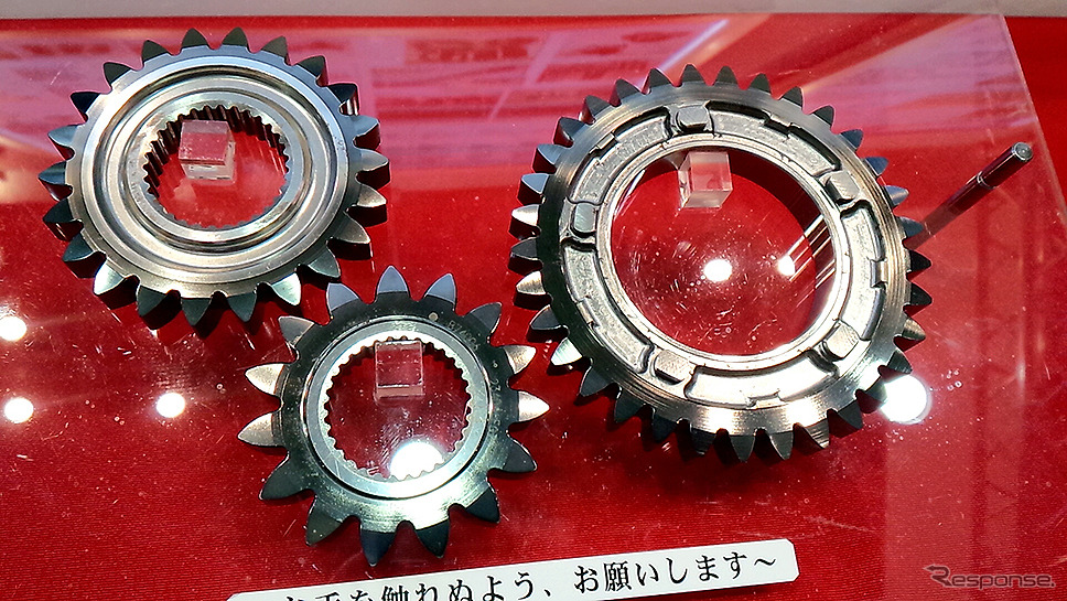 【ものづくりワールド16】1周0.2秒差をつけるDLC技術…アイ・シイ・エス、F1マシン用ギアを展示