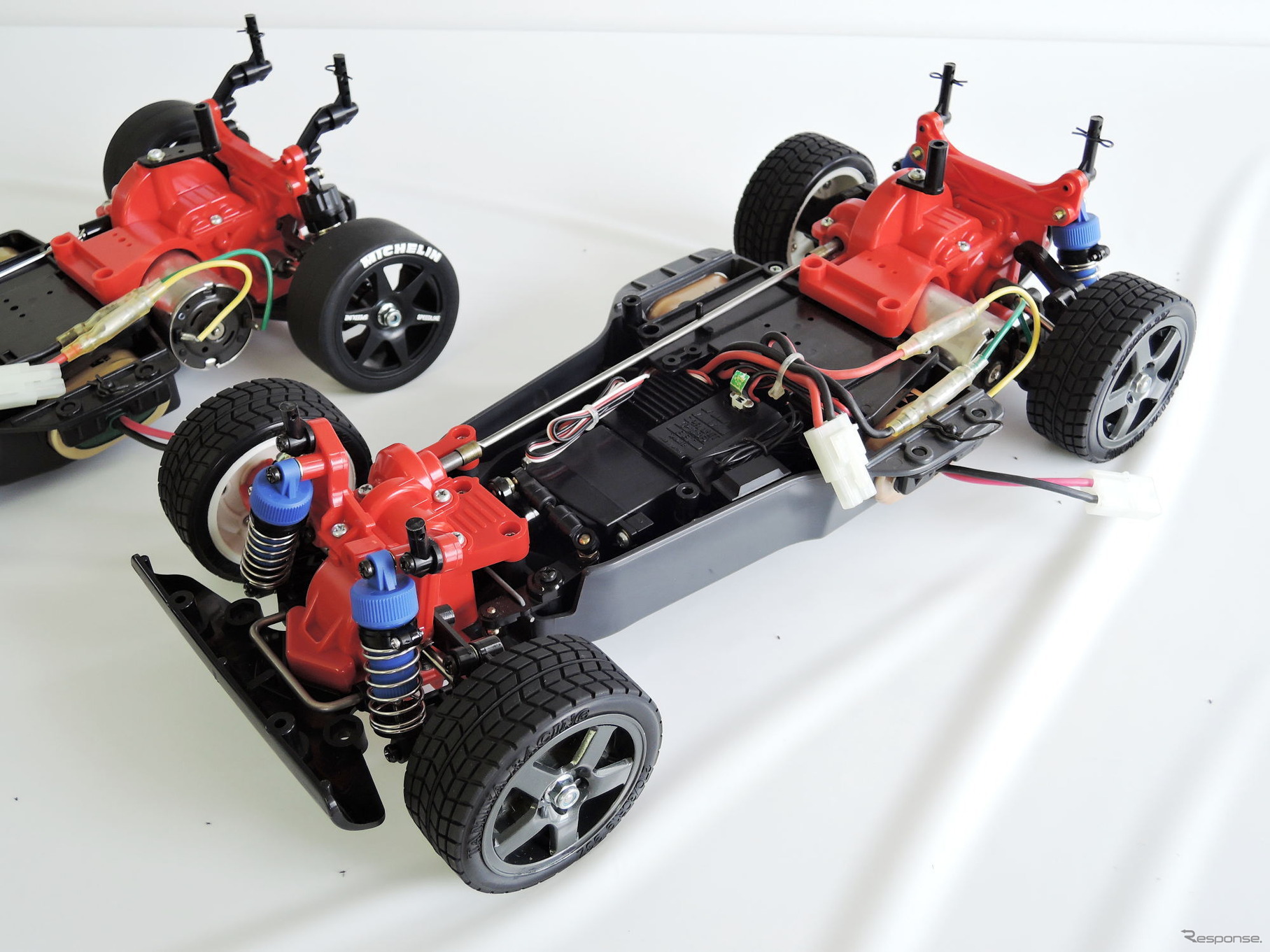 TA01（1991年発売）。オフロード用シャシーからの派生で、当初はシャフトドライブを採用していた