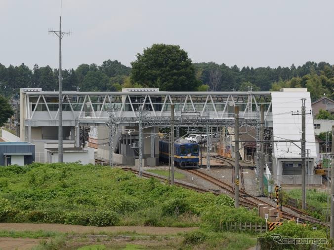 男衾駅に整備された東西自由路の外観。7月16日から使用を開始する。