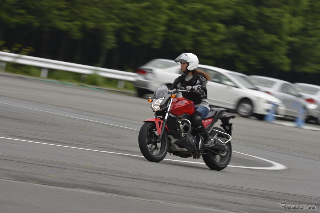 モトガールズ リビカ 女性ライダー限定ライディング講習