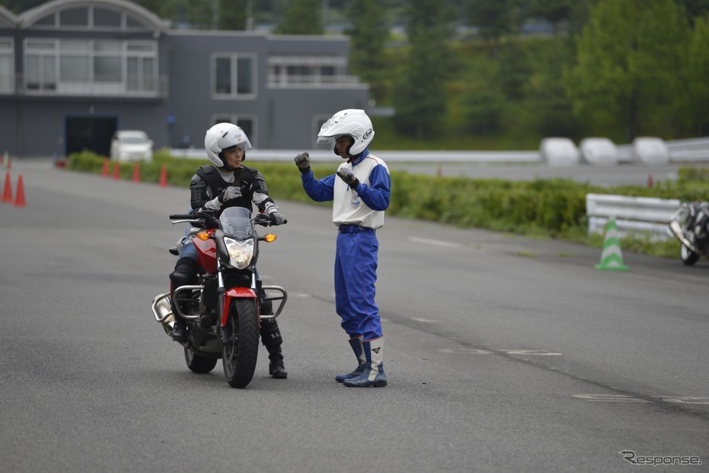 モトガールズ リビカ 女性ライダー限定ライディング講習