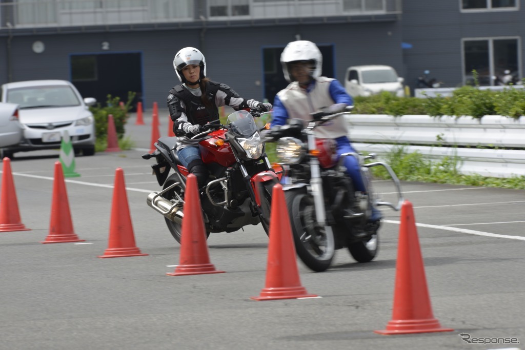 モトガールズ リビカ 女性ライダー限定ライディング講習