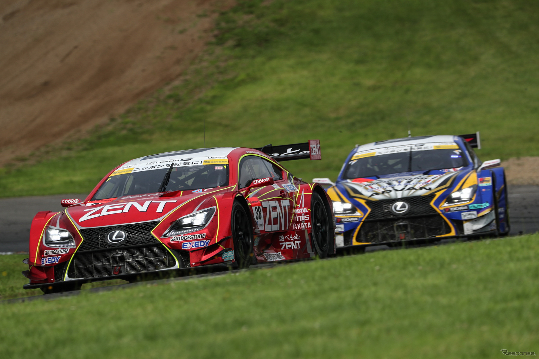 決勝3位の#38 RC F。