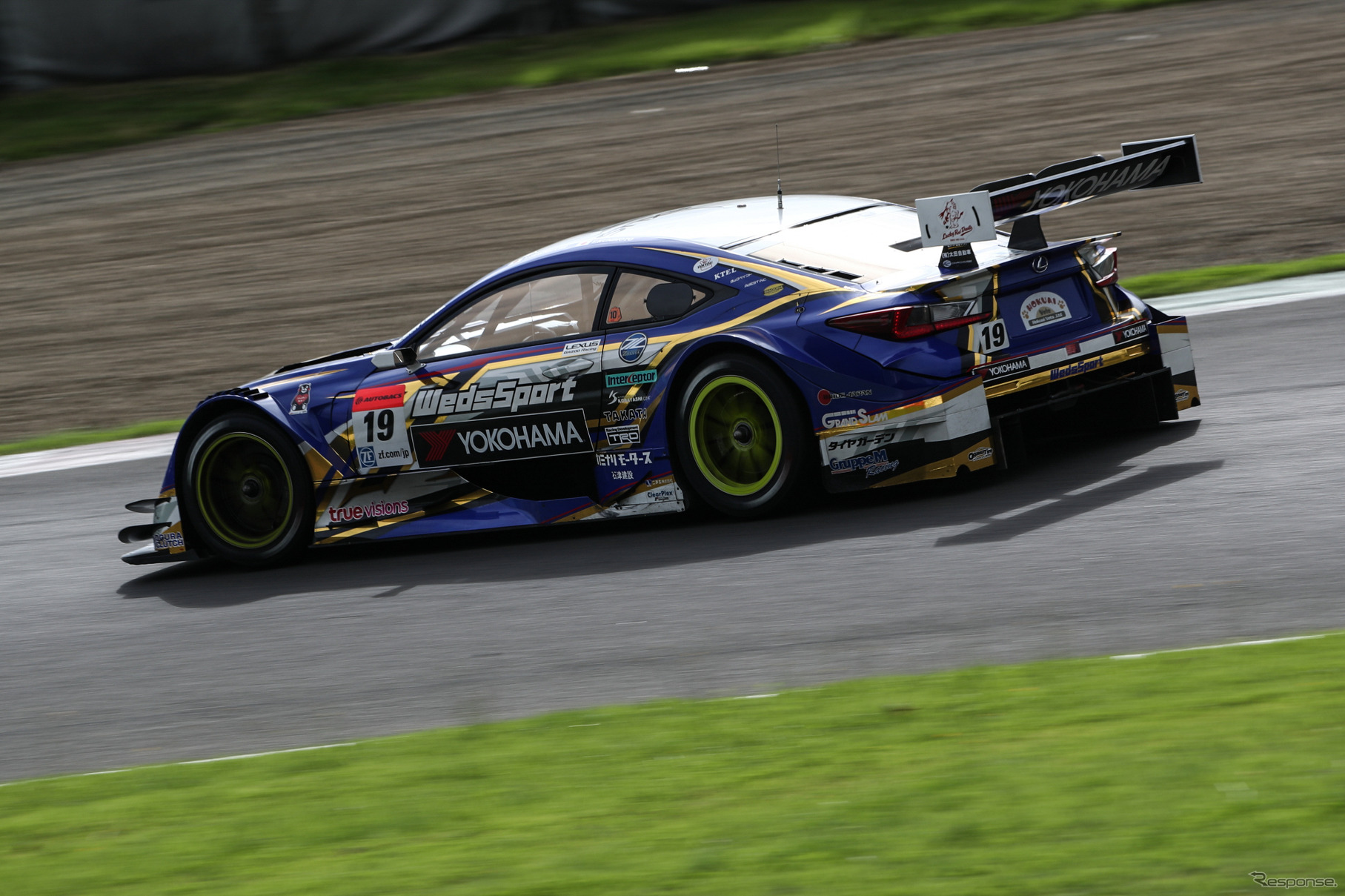 決勝5位の#19 RC F。